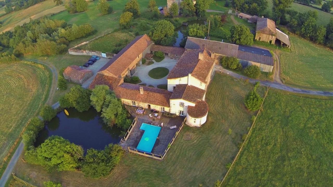 Les Chambres Du Logis Du Chatelier Bressuire Exterior photo