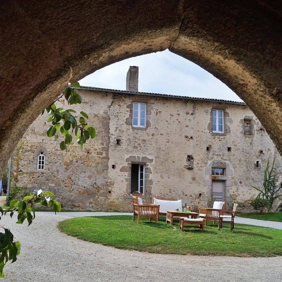 Les Chambres Du Logis Du Chatelier Bressuire Exterior photo