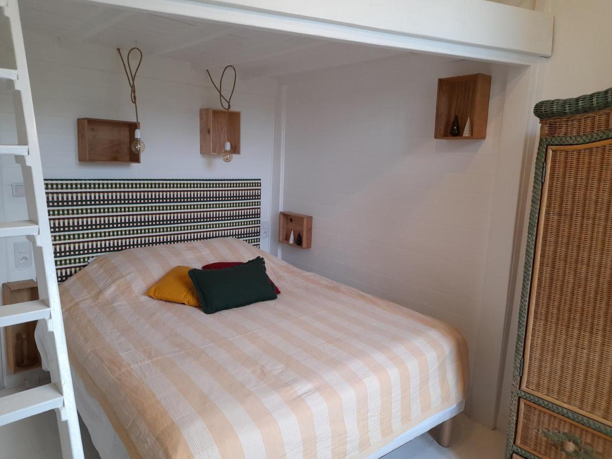 Les Chambres Du Logis Du Chatelier Bressuire Exterior photo