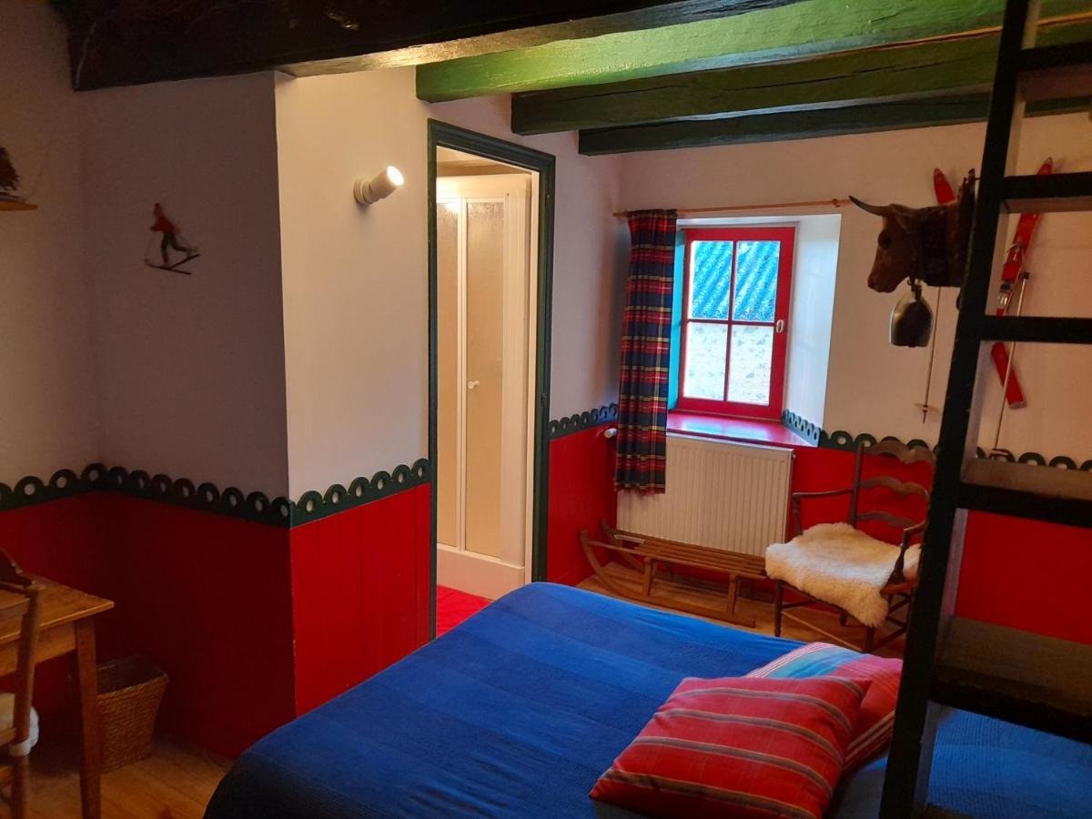 Les Chambres Du Logis Du Chatelier Bressuire Exterior photo