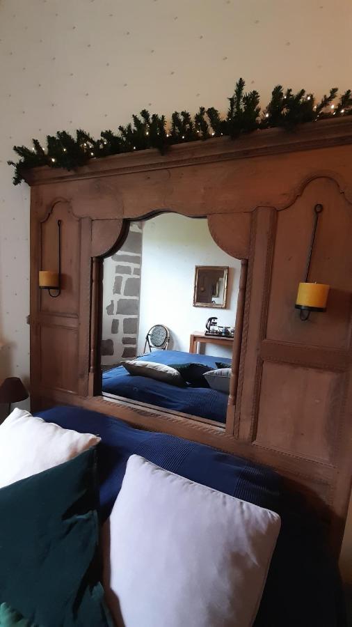 Les Chambres Du Logis Du Chatelier Bressuire Exterior photo